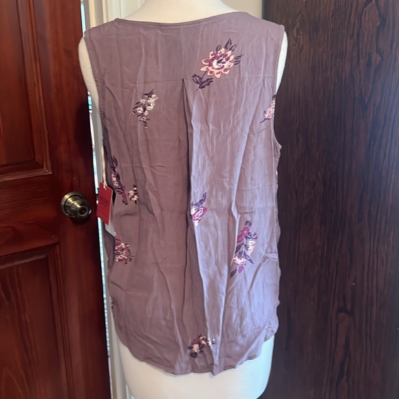 Blouse - Picture 2 of 3